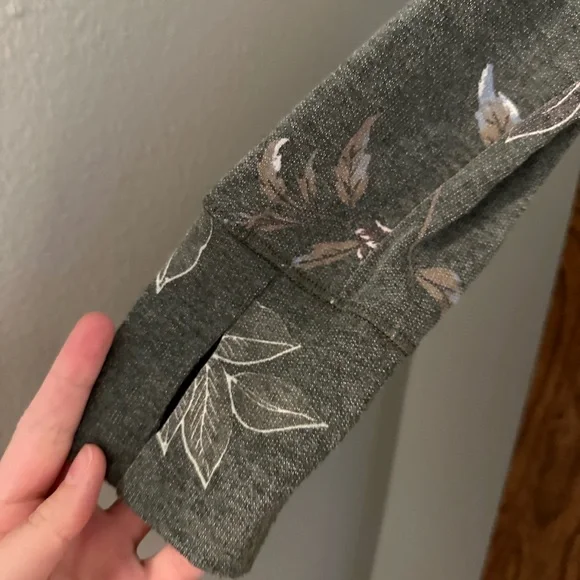 Maurice’s Green Floral Cowl Neck Sweatshirt - Picture 6 of 9